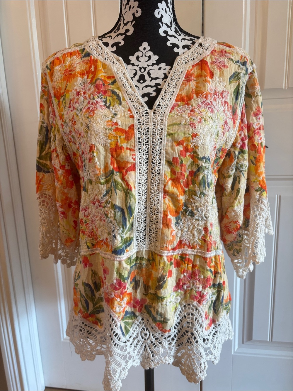Democracy Petite L Boho Floral Crochet Trim Women's Top